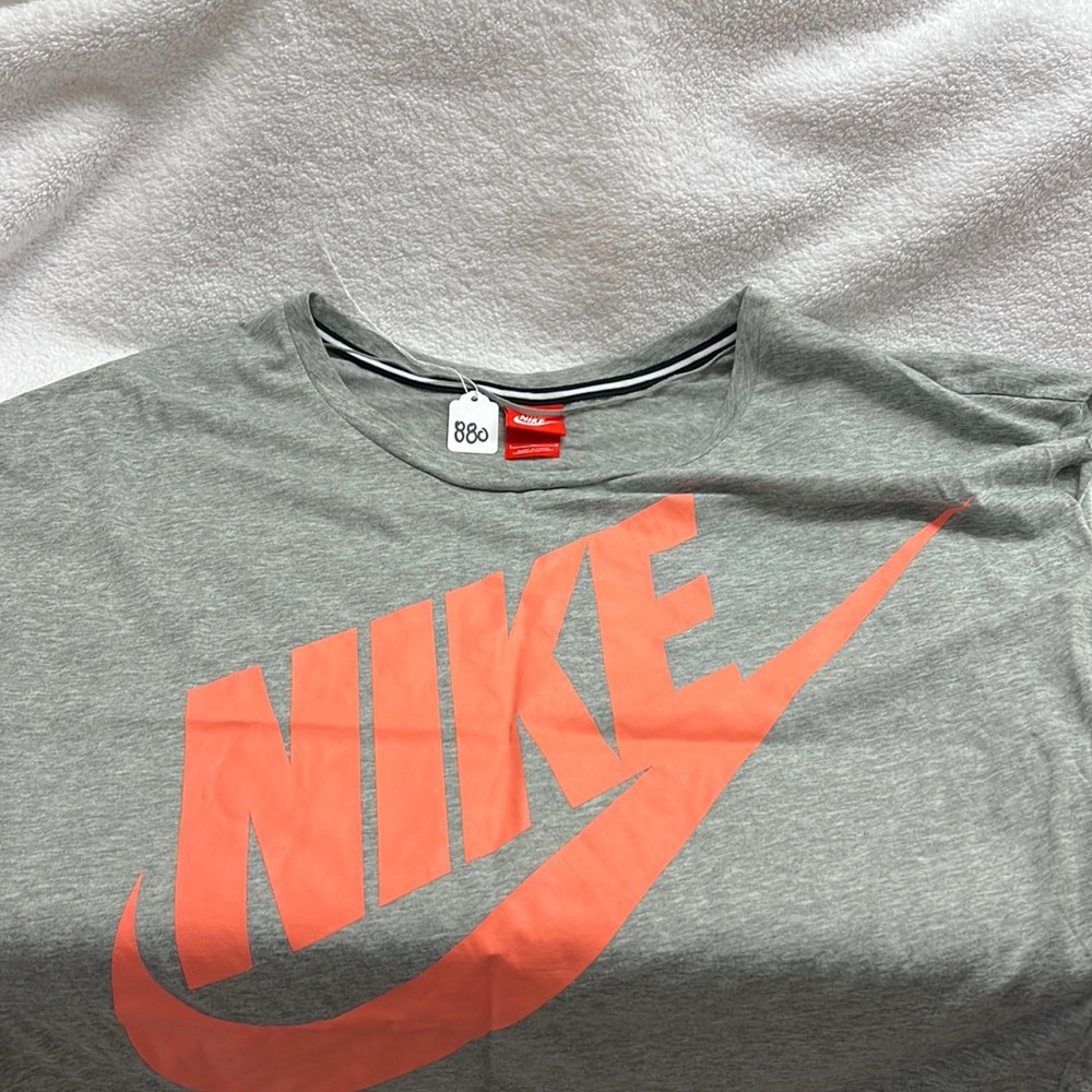 NWOT NIKE TANK TOP SIZE L